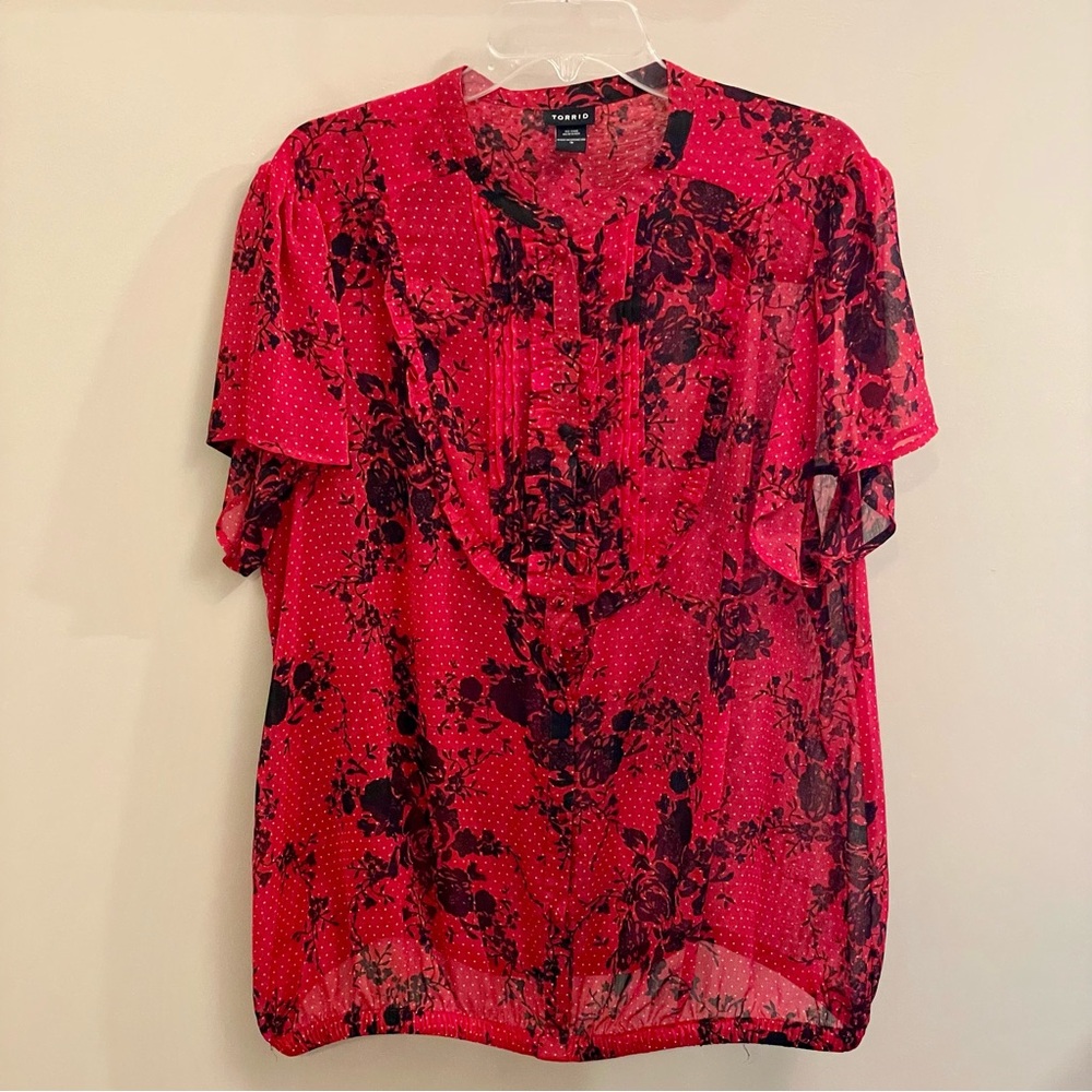 Torrid Red and Black Floral short sleeve Blouse size 3